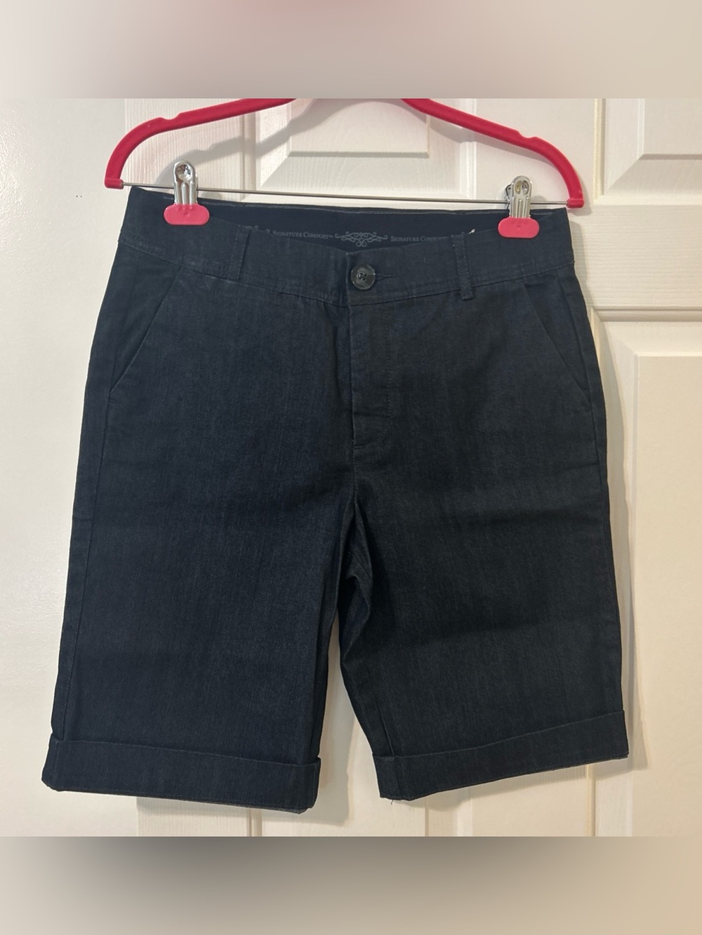 Women’s Christopher &  Banks Denim Bermuda NWT Size 4, 30”x10”
